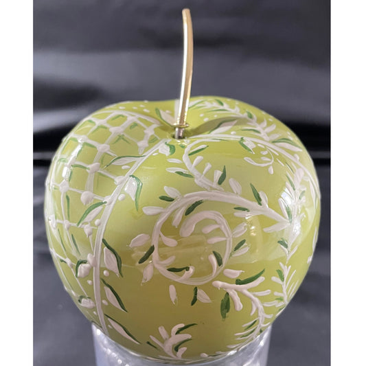 Mela in ceramica smaltata verde acido decorata a mano raffigurante patchwork fiori foglie e fantasia geometrica 9x9 cm Artemagiashop