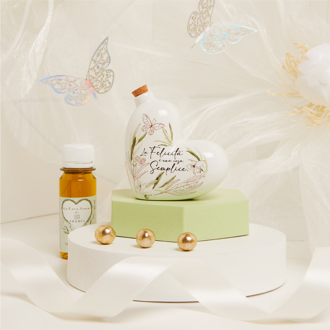 Oliera piccola cuore con olio 60 ml 8,8x4,5x9,8 cm capacità 125 ml Artemagiashop