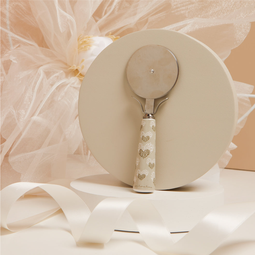 Taglia pizza decorazione cuori altezza 15 cm Artemagiashop