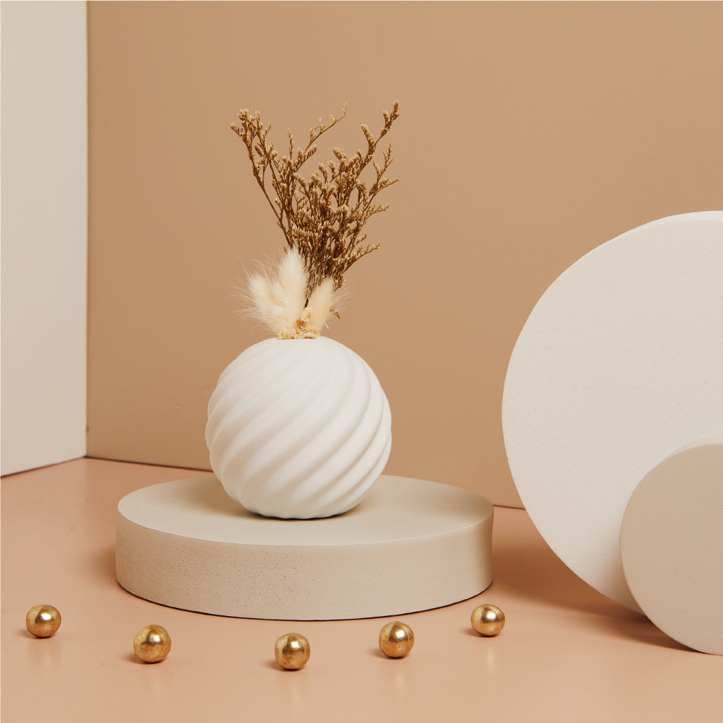 Vaso tondo onde bianco con fiori 8,8x8,8x8,4 cm Artemagiashop